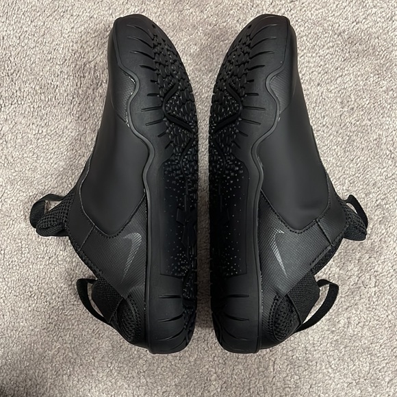 New NIKE AIR ZOOM PULSE in All Black - Picture 7 of 13